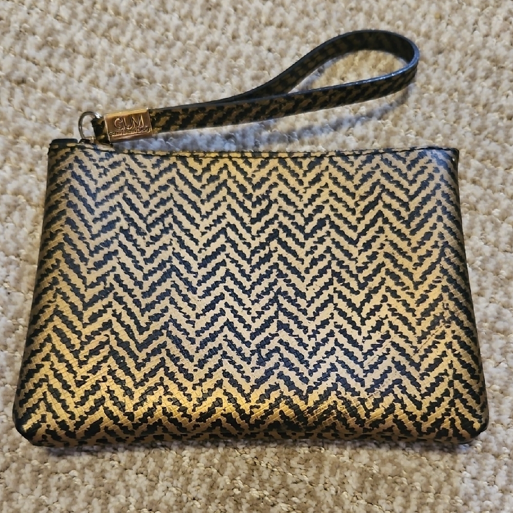 GUM Gianni Chiarini Design Gold and Black Chevron Wristlet